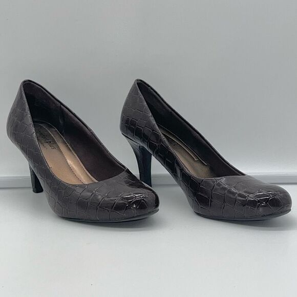 Comfort Plus Croco Embossed Pumps - Picture 10 of 11